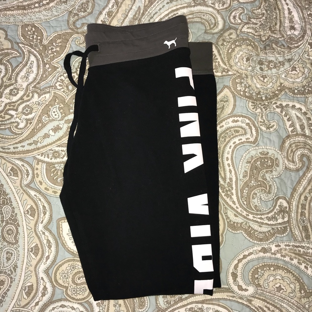 Victoria’s Secret PINK Cropped Yoga Pants